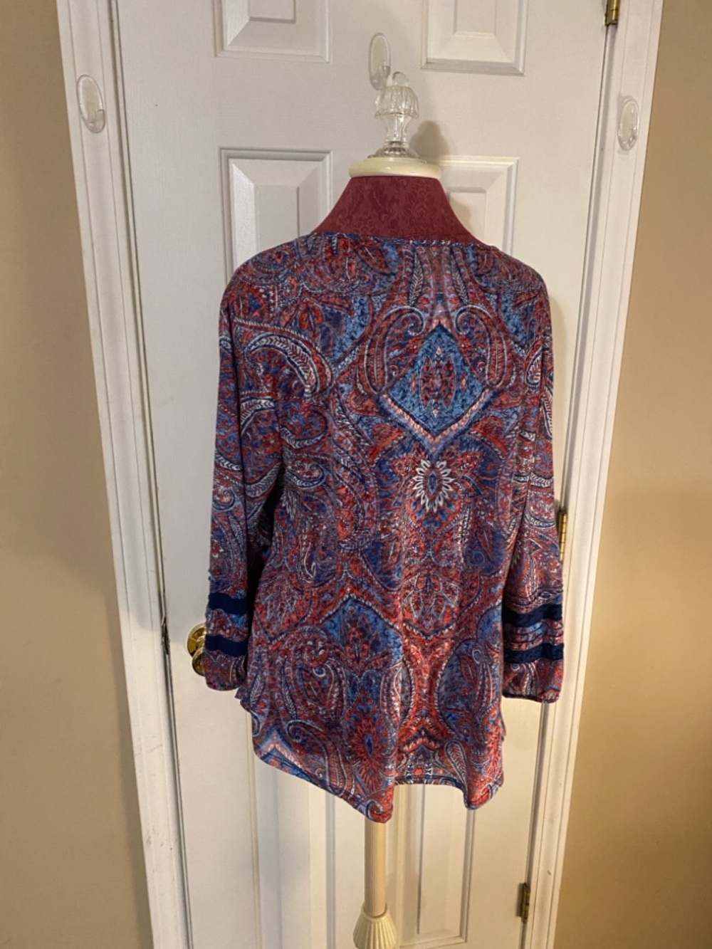 Ruby Rd. Red and Blue Paisley Print  with Key Hole Design Tunic Top Size 2X - Picture 3 of 13